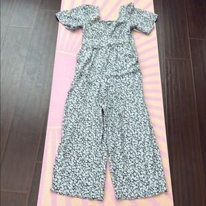 NWT Old Navy dark navy blue and White Floral Jumpsuit sz XSP